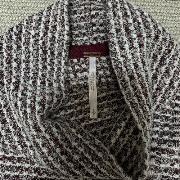 Free People BK Wine Red and White Turtleneck Long Sleeve Top - Size Small, EUC - Picture 6 of 6